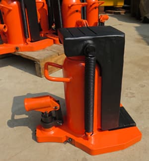 Hydraulic toe jack is perfect for lifting up equipments